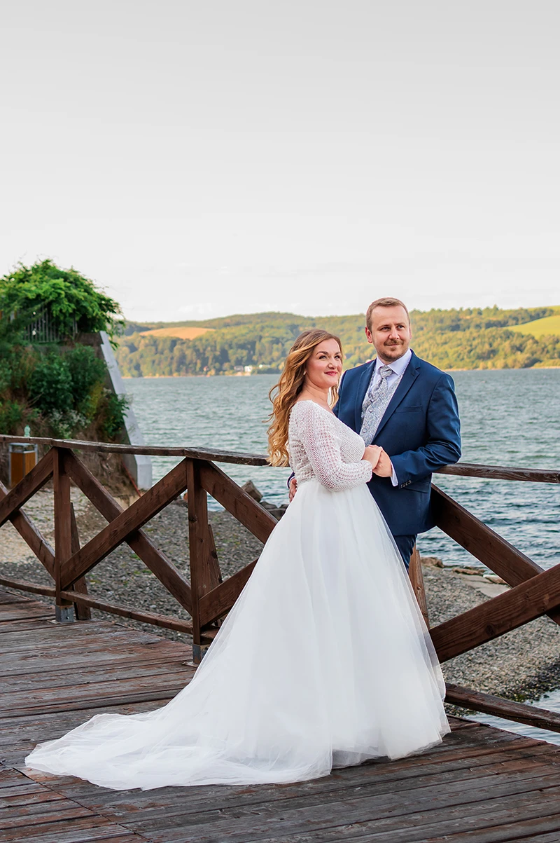 Svadobné fotenie Domaša – romantické portréty pri vodnej nádrži