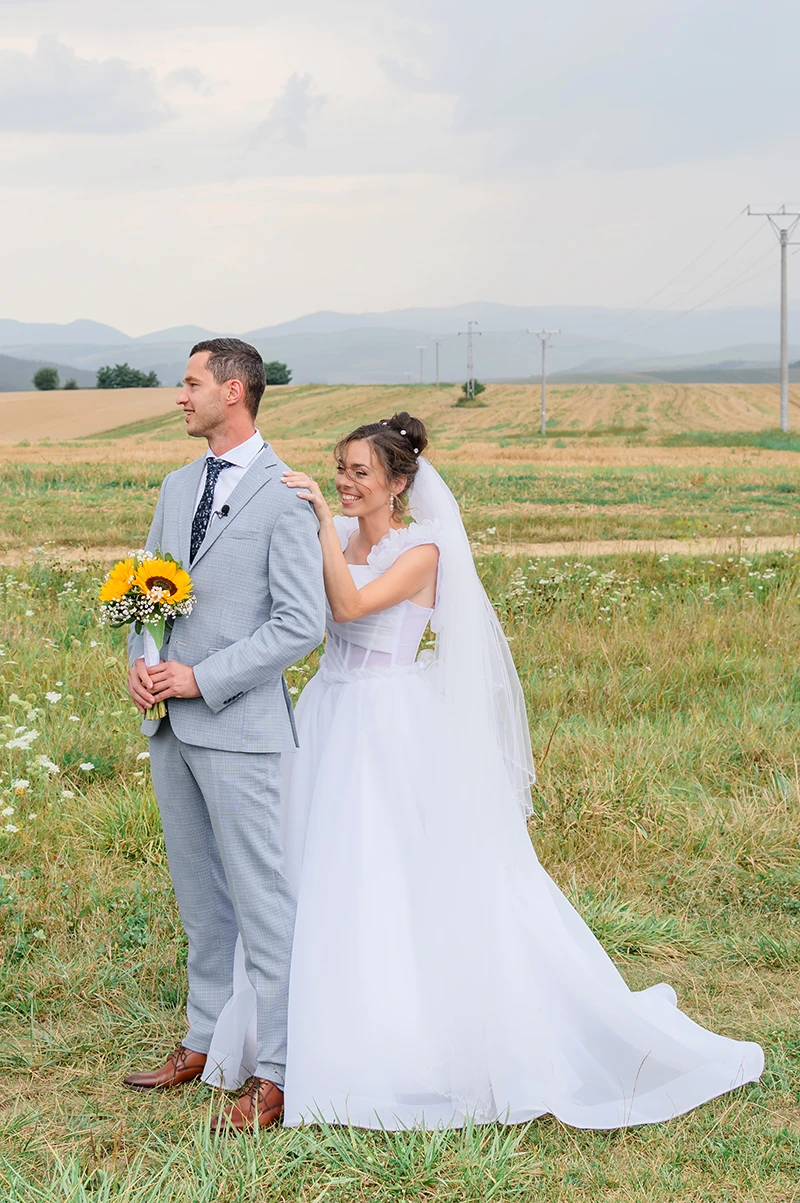 Prvý pohľad ženícha na nevestu – first look svadobné fotenie pri Prešove